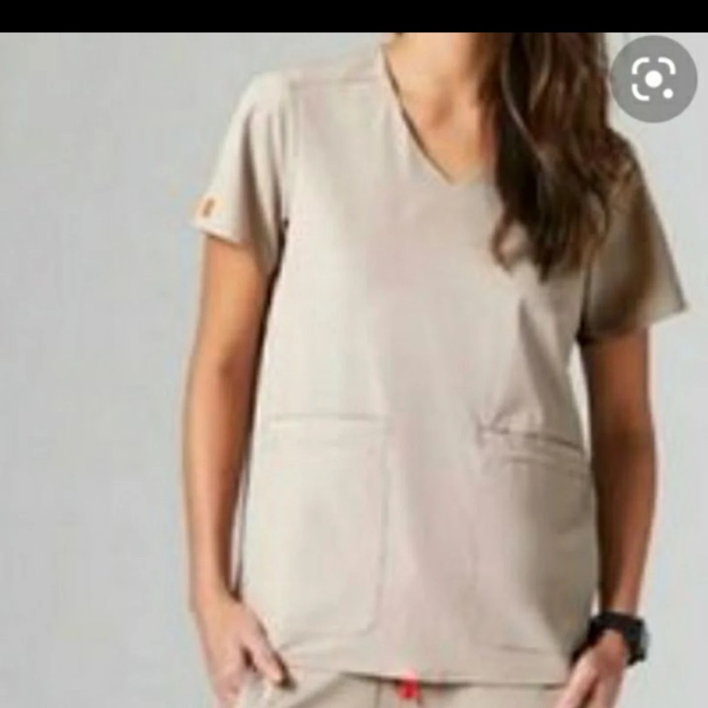 Lakei scrub top in boulder